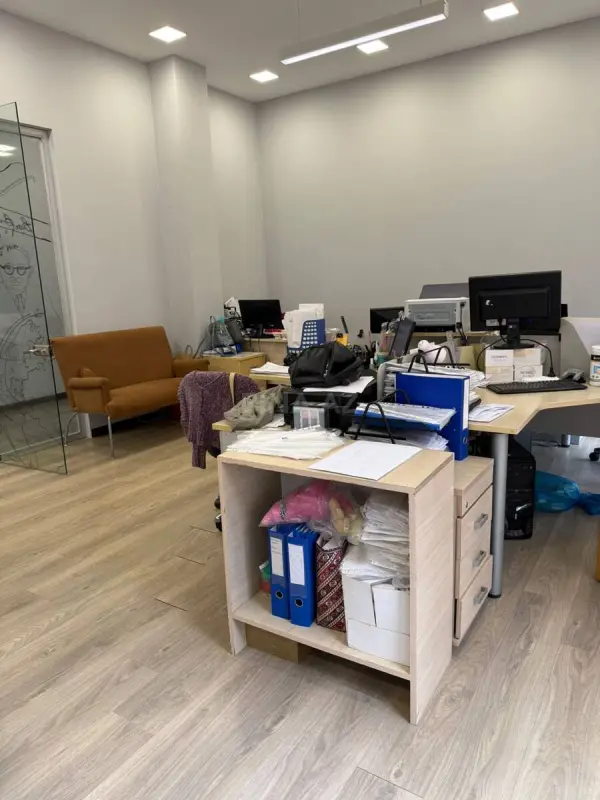 Kirayə verilir 6 otaqlı ofis 210 m²