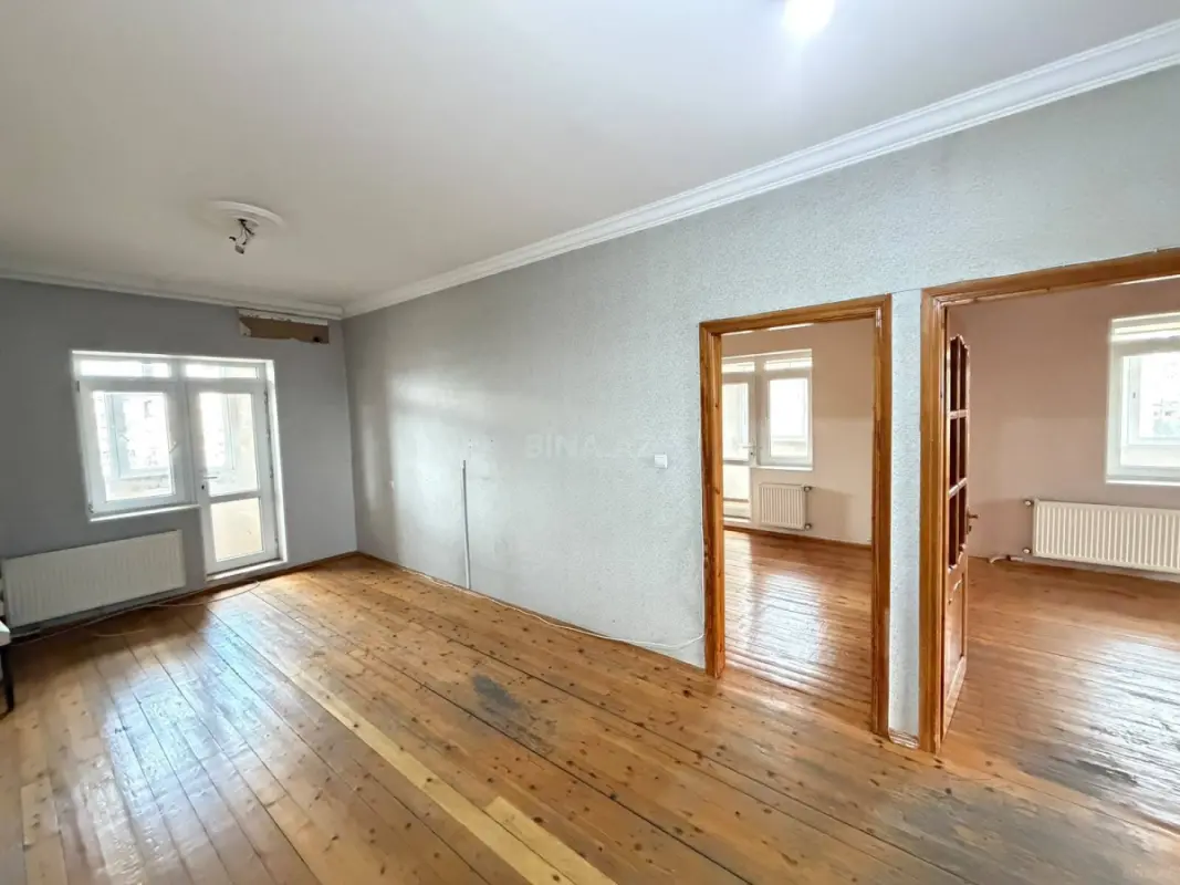 Satılır 4 otaqlı mənzil 110 m²