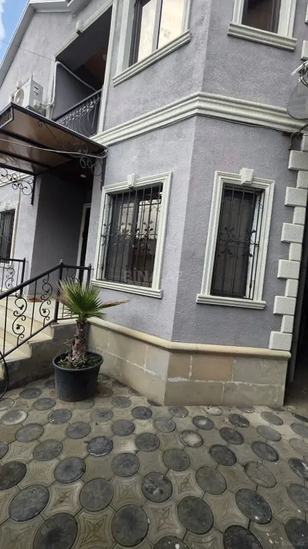 Satılır 5 otaqlı həyət evi 160 m²