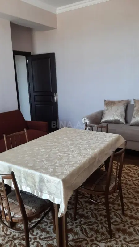 Kirayə verilir 2 otaqlı mənzil 75 m²