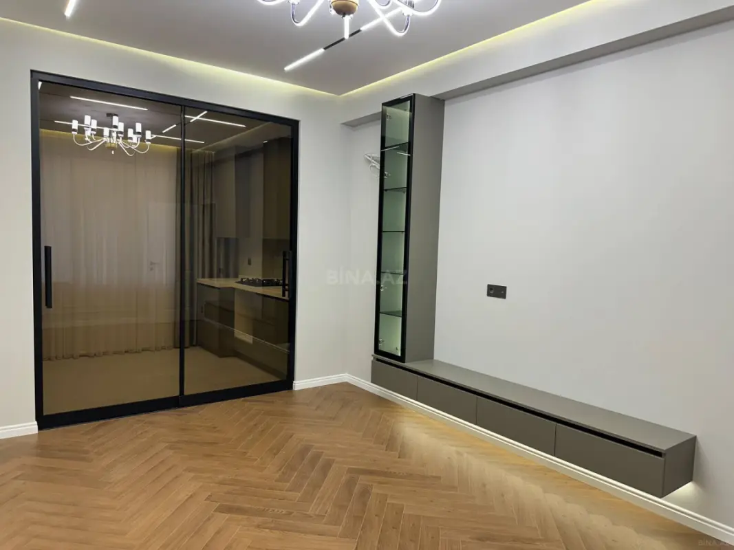 Satılır 2 otaqlı mənzil 67 m²