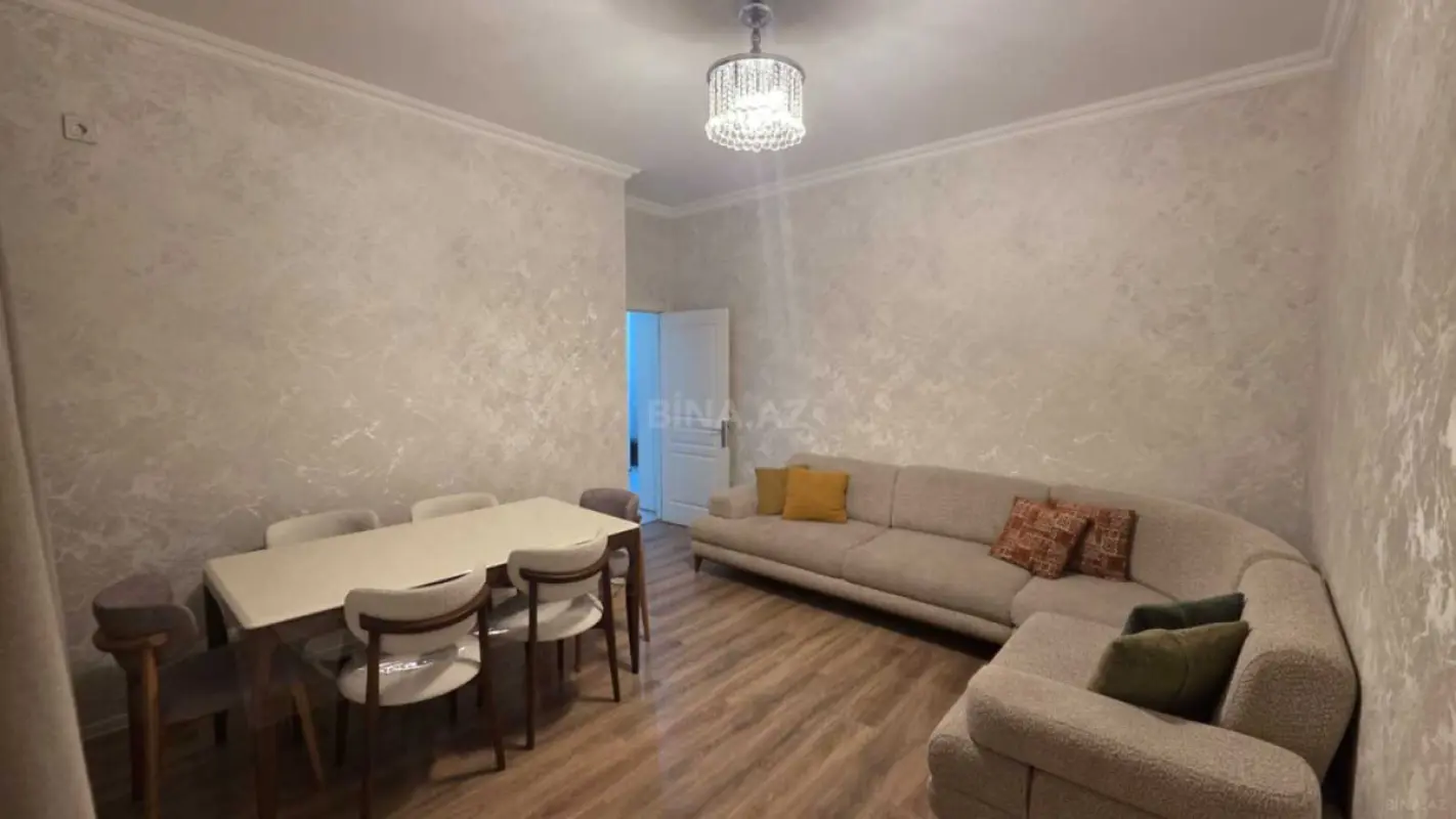 Satılır 4 otaqlı mənzil 90 m²