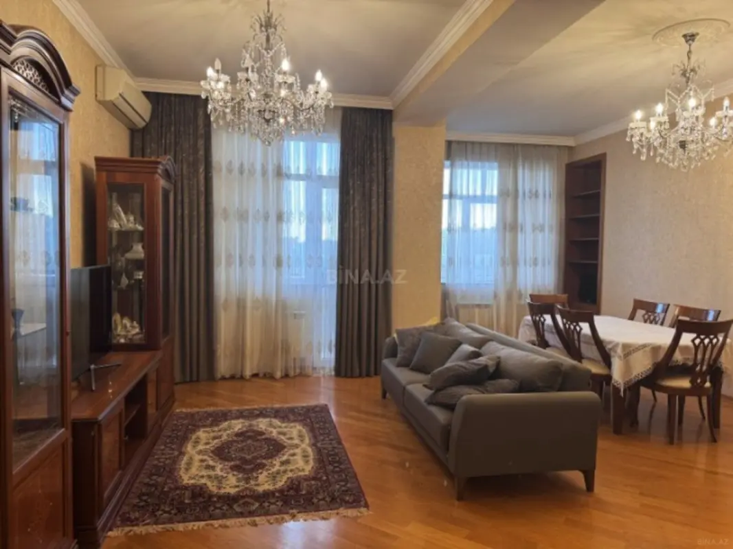 Kirayə verilir 2 otaqlı mənzil 118 m²