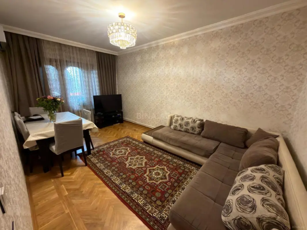 Satılır 4 otaqlı mənzil 95 m²