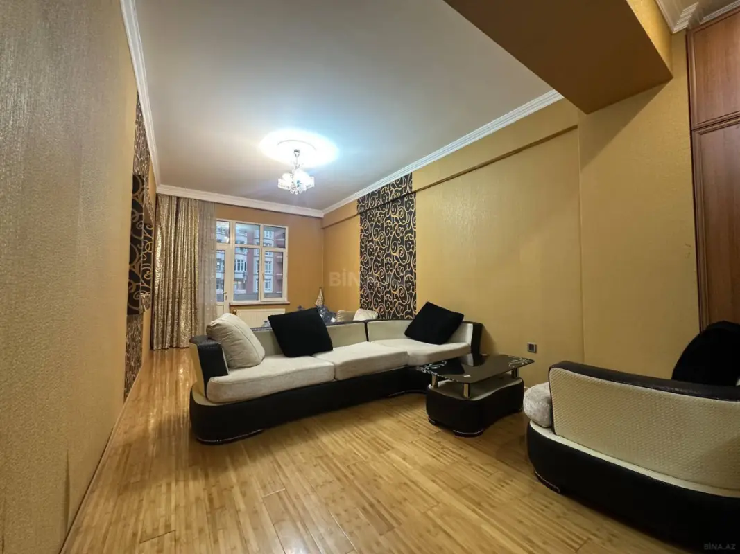 Satılır 3 otaqlı mənzil 126 m²