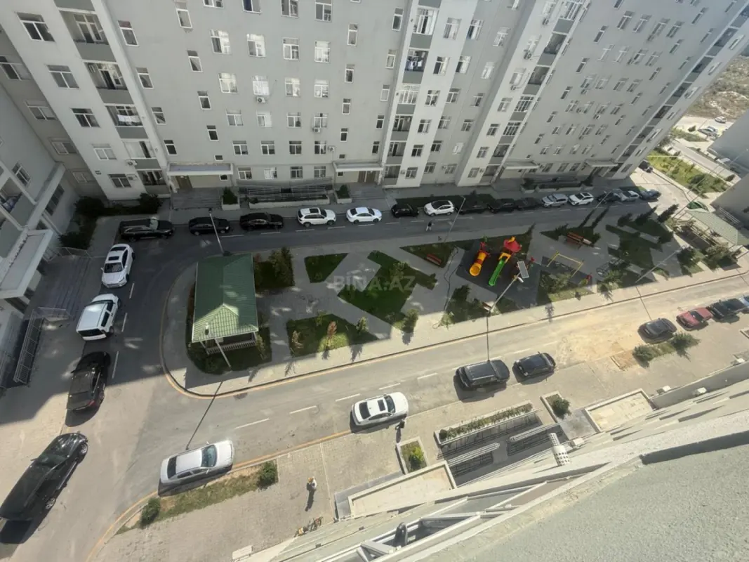 Satılır 4 otaqlı mənzil 100 m²