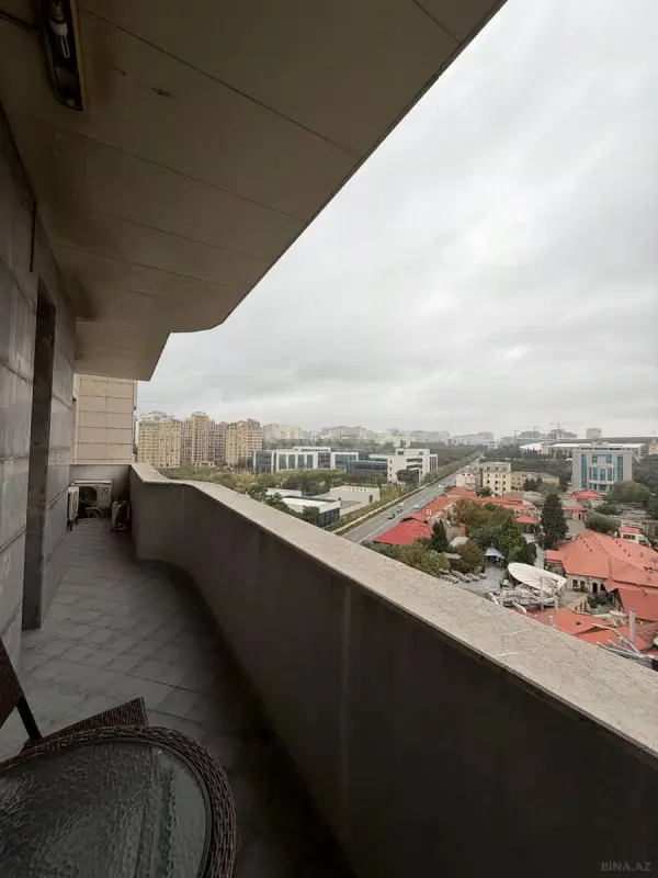 Satılır 3 otaqlı mənzil 106 m²