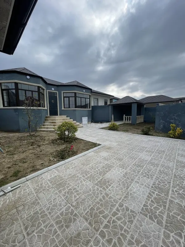 Satılır 4 otaqlı həyət evi 135 m²