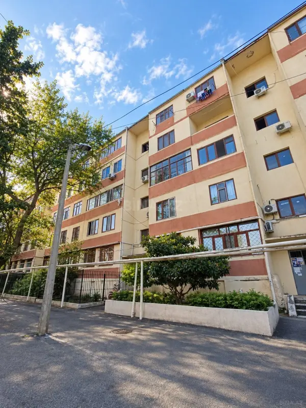 Satılır 4 otaqlı mənzil 115 m²