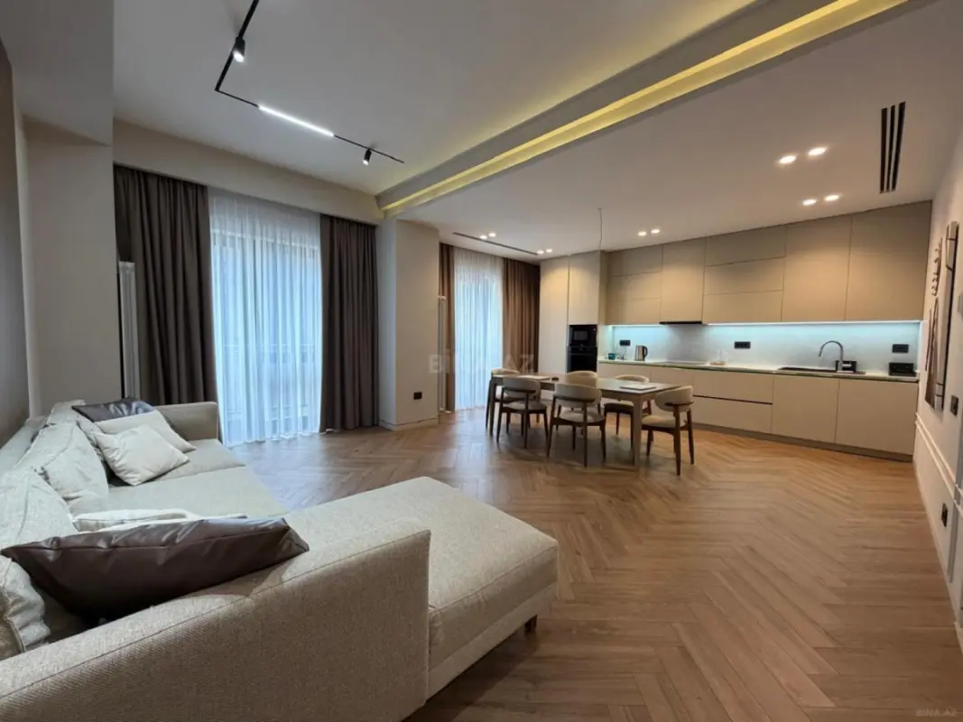 Satılır 4 otaqlı mənzil 150 m²