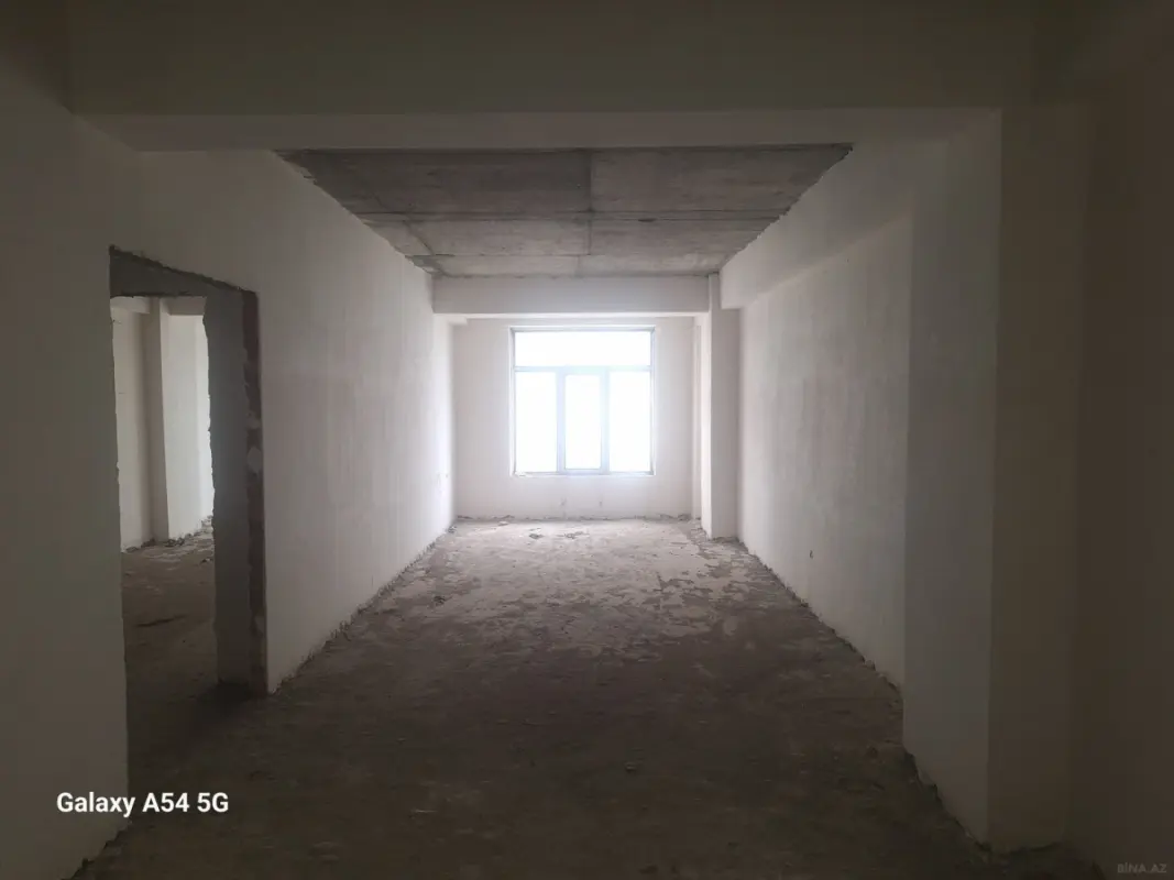 Satılır 4 otaqlı mənzil 171 m²