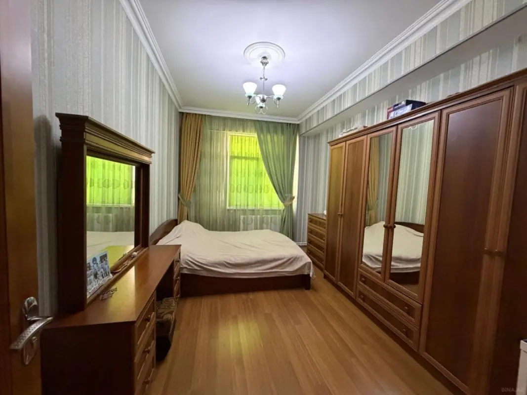 Satılır 3 otaqlı mənzil 82 m²