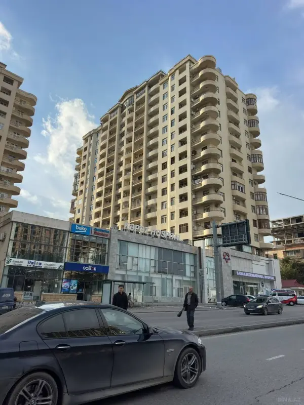 Satılır 3 otaqlı mənzil 171 m²