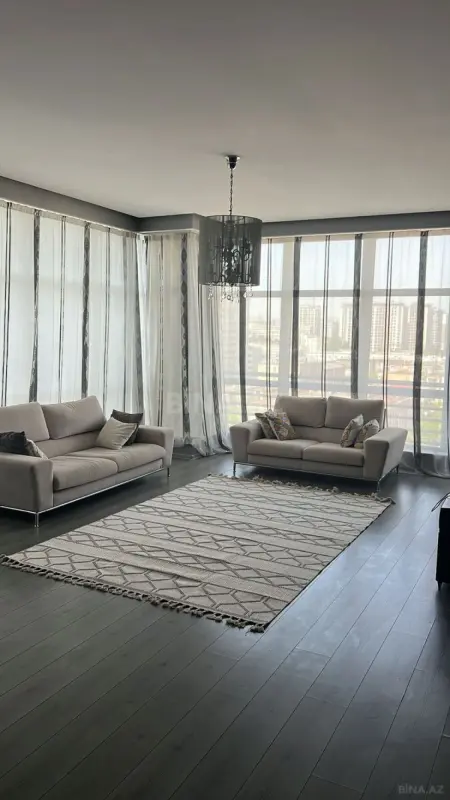 Kirayə verilir 3 otaqlı mənzil 135 m²