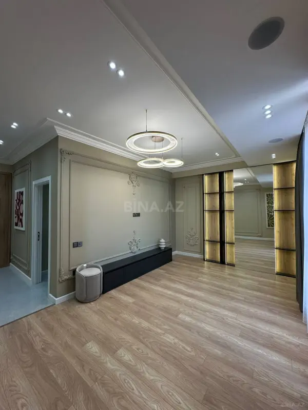 Satılır 2 otaqlı mənzil 77 m²
