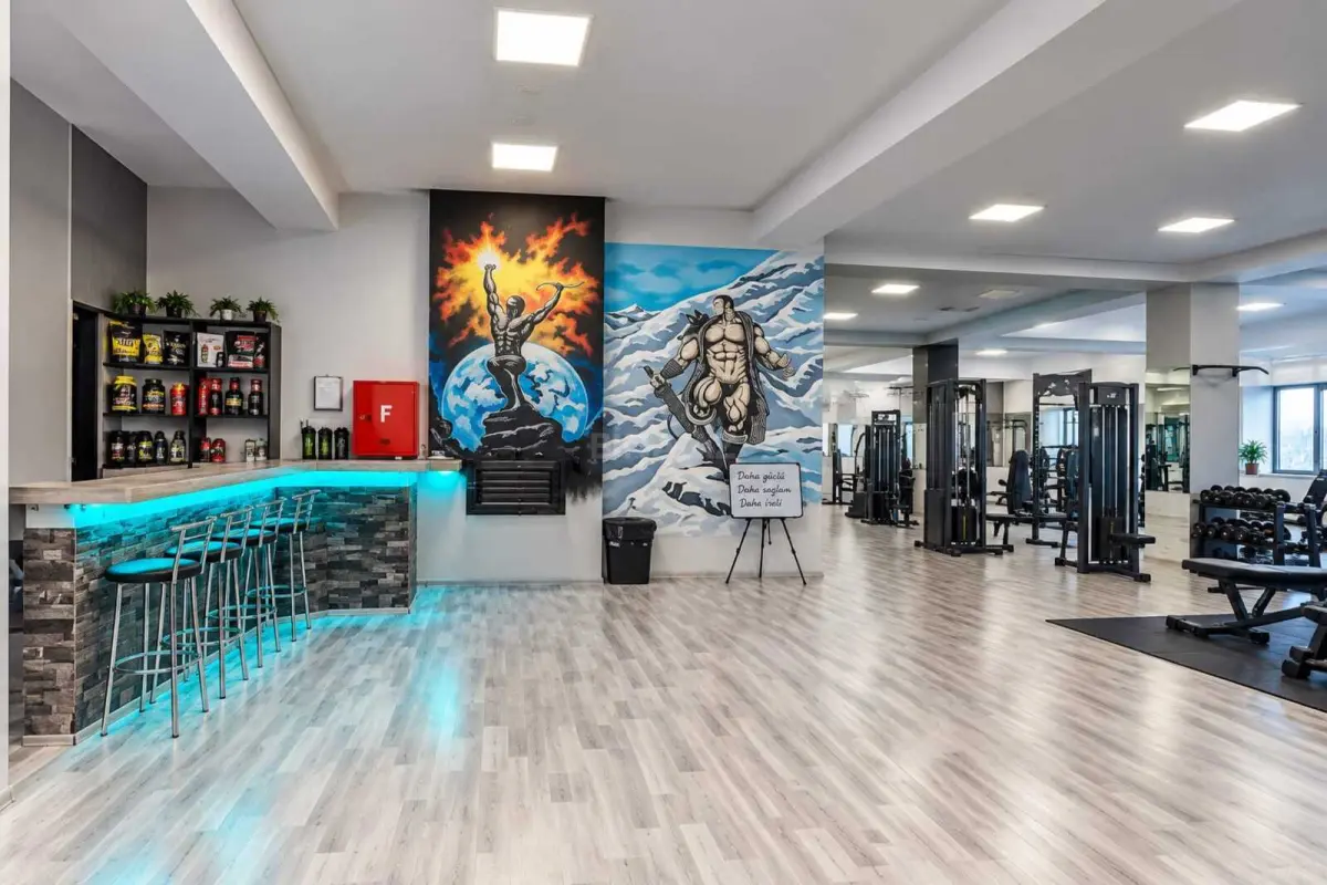 Satılır obyekt 600 m²