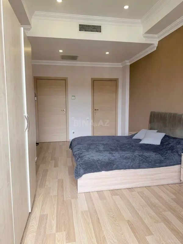 Kirayə verilir 3 otaqlı mənzil 135 m²