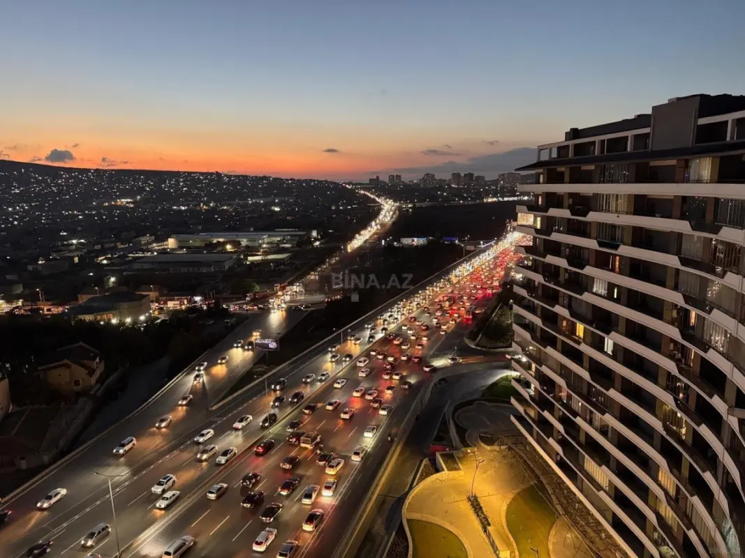 Kirayə verilir 4 otaqlı mənzil 165 m²
