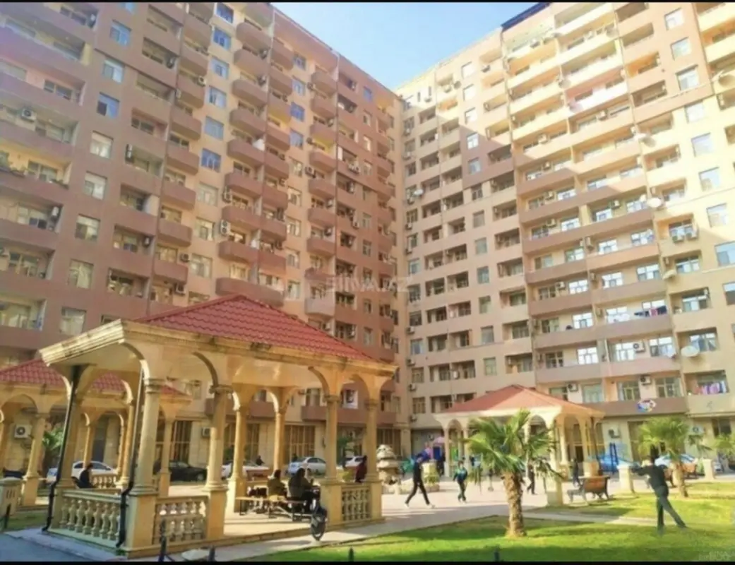 Satılır 3 otaqlı mənzil 162 m²