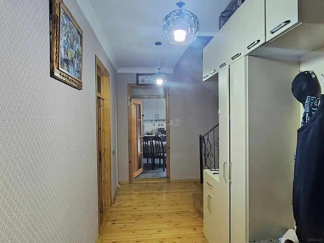 Satılır 5 otaqlı həyət evi 180 m²