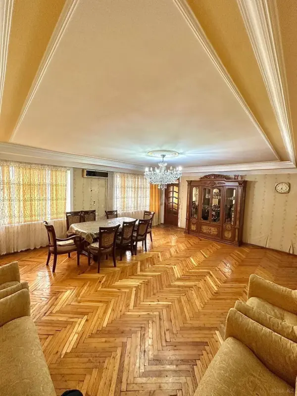 Satılır 5 otaqlı mənzil 100 m²