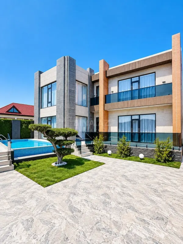 Satılır 5 otaqlı həyət evi 265 m²