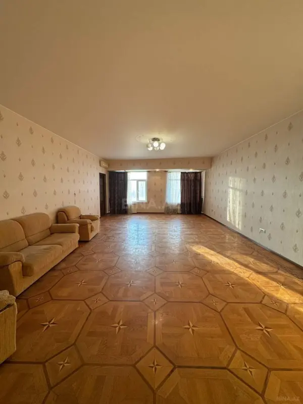 Satılır 3 otaqlı mənzil 150 m²