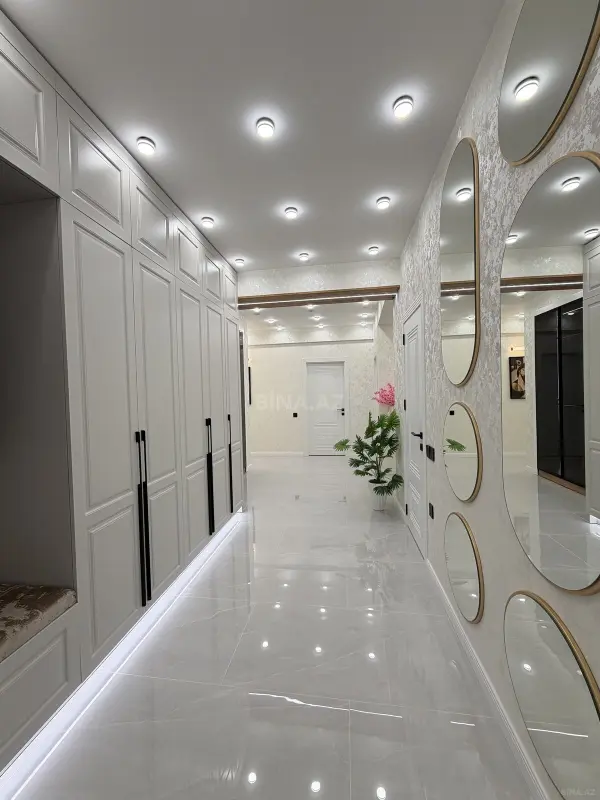 Satılır 3 otaqlı mənzil 127 m²
