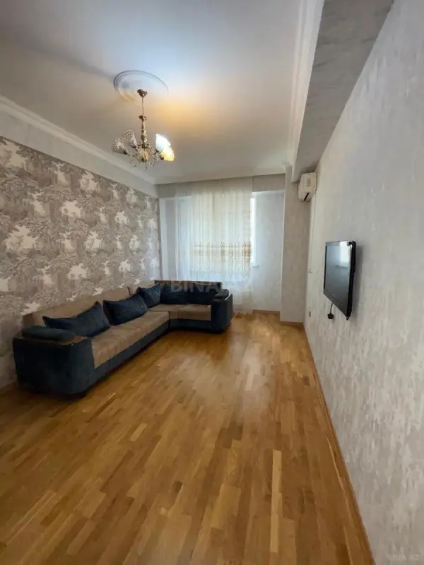 Kirayə verilir 2 otaqlı mənzil 62 m²