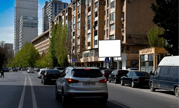 Satılır 3 otaqlı mənzil 90 m² — Bakı, İnşaatçılar 3 otaq 90.00 m²