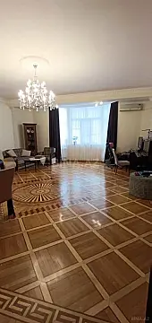 Satılır 4 otaqlı mənzil 200 m² — Bakı, Nizami 4 otaq 200.00 m²