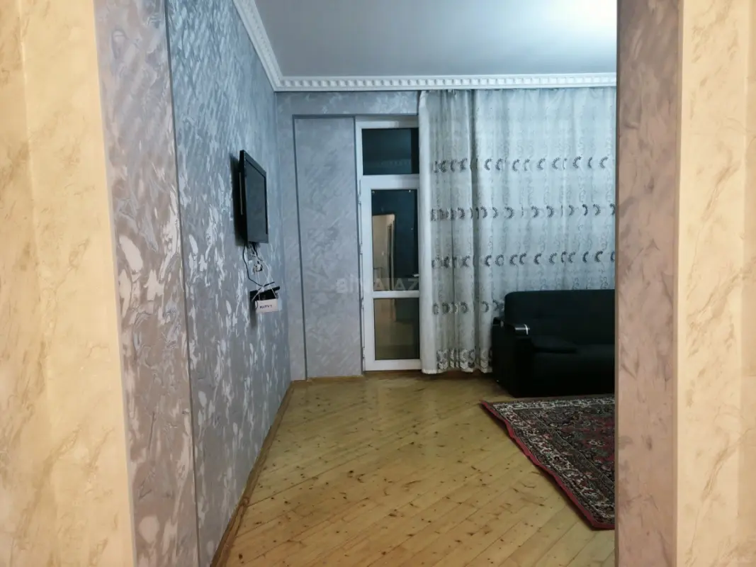Kirayə verilir 2 otaqlı mənzil 100 m²