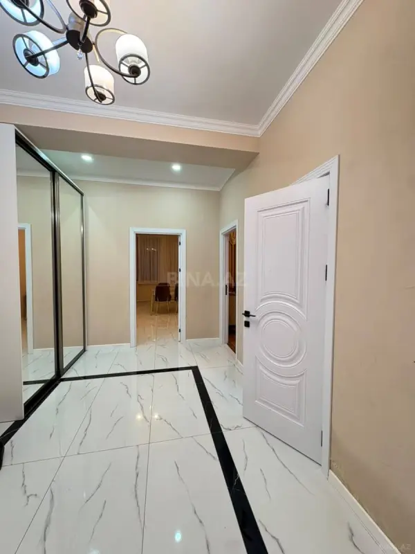 Kirayə verilir 2 otaqlı mənzil 110 m²