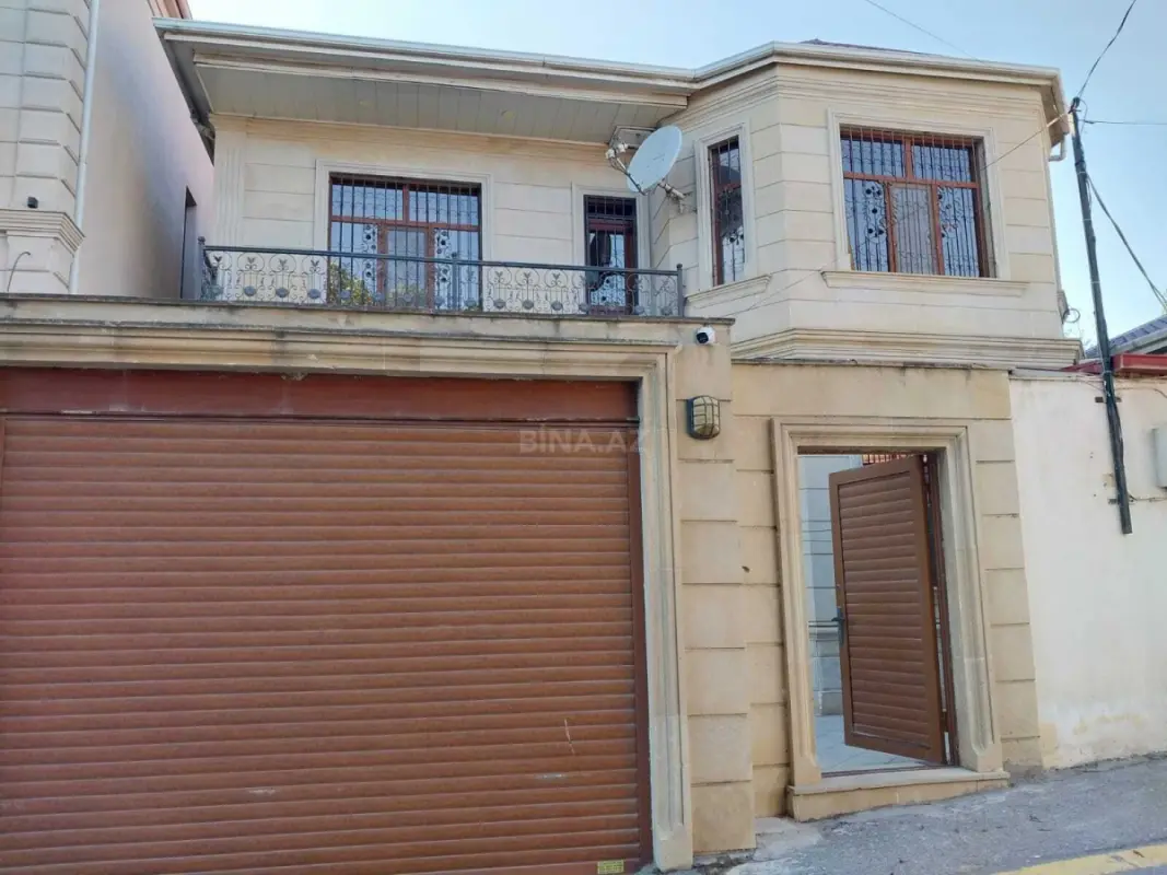 Satılır 4 otaqlı həyət evi 200 m²