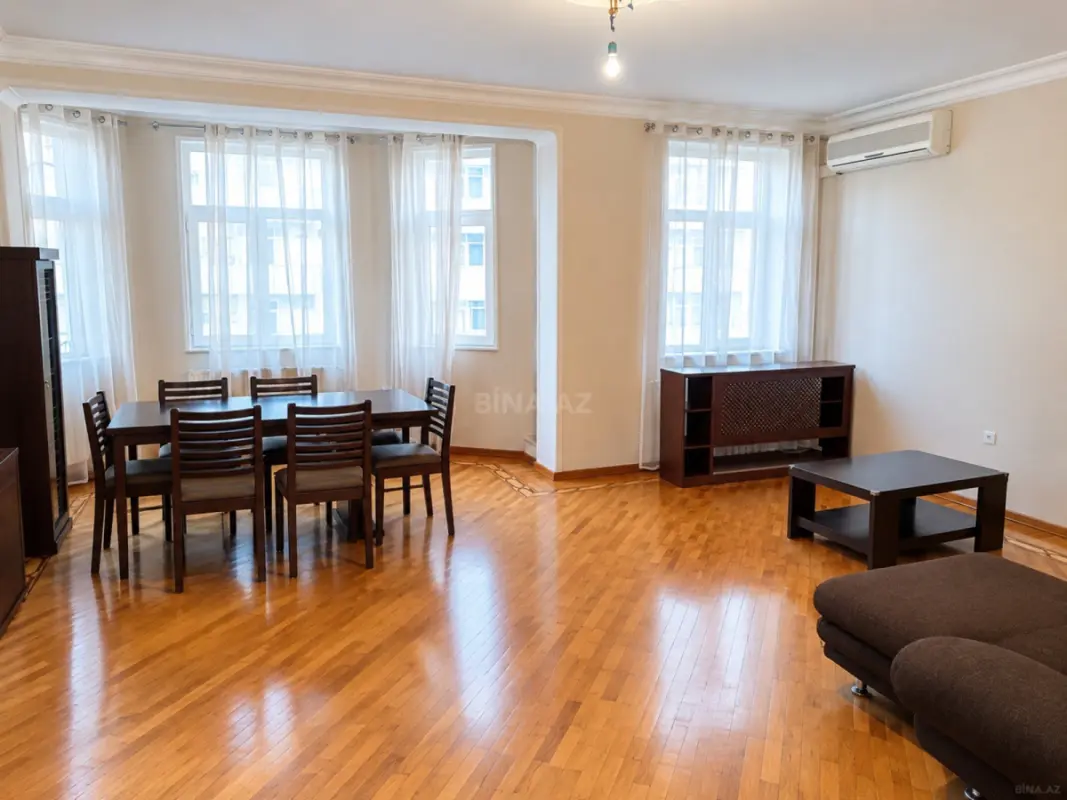 Kirayə verilir 3 otaqlı mənzil 111 m²