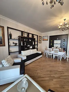 Kirayə verilir 3 otaqlı mənzil 137 m² — Bakı 3 otaq 137.00 m²