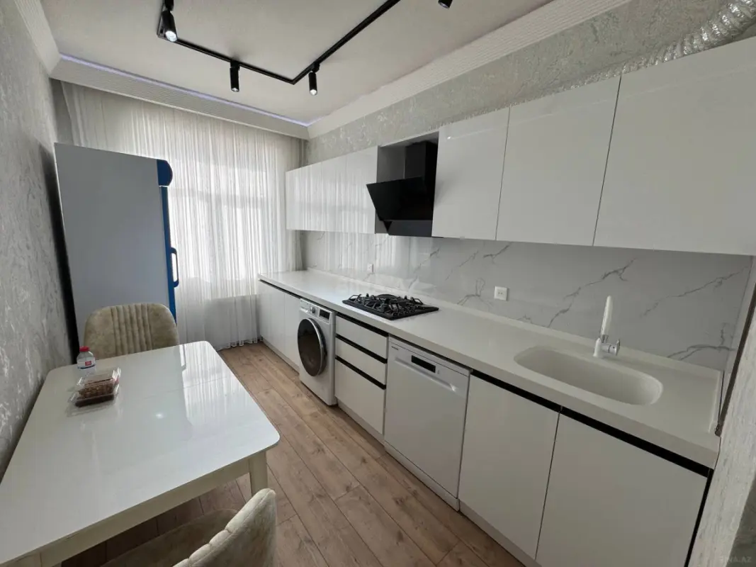 Satılır 2 otaqlı mənzil 56 m²