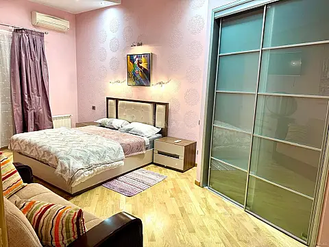 Kirayə verilir 3 otaqlı mənzil 130 m² — Bakı 3 otaq 130.00 m²