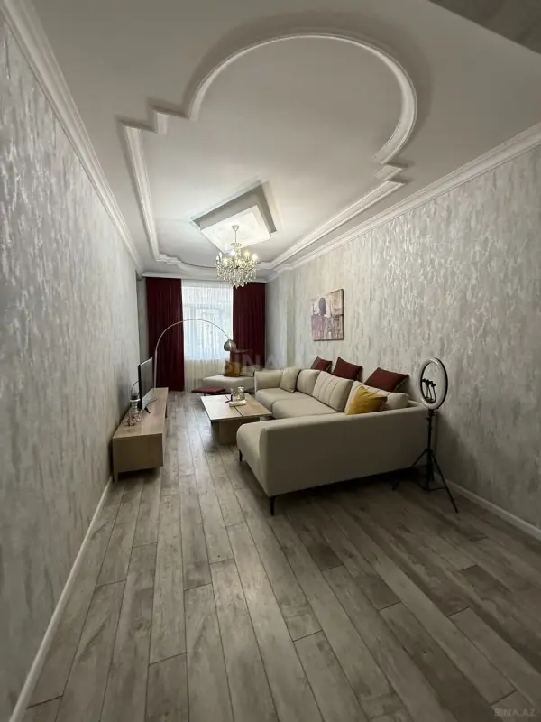 Kirayə verilir 2 otaqlı mənzil 90 m²