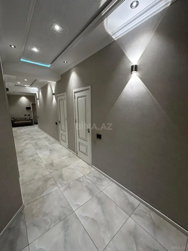Satılır 4 otaqlı mənzil 141 m²