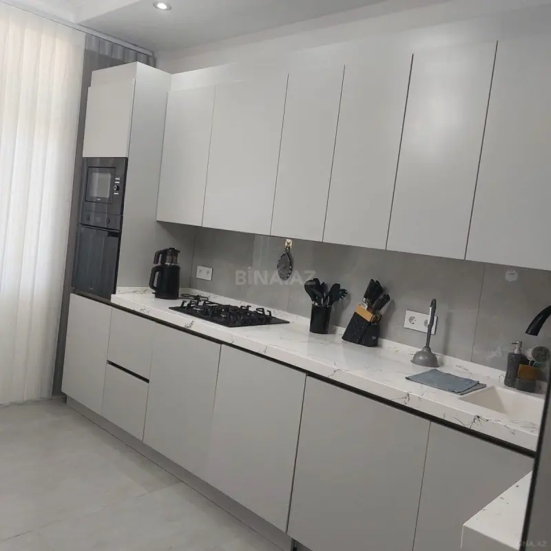 Kirayə verilir 3 otaqlı mənzil 130 m²