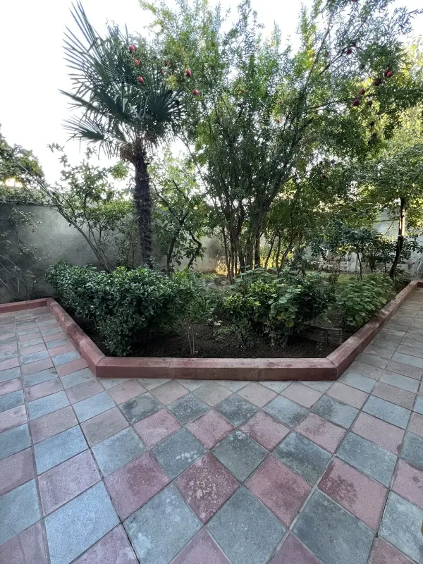 Satılır 6 otaqlı həyət evi 168 m²