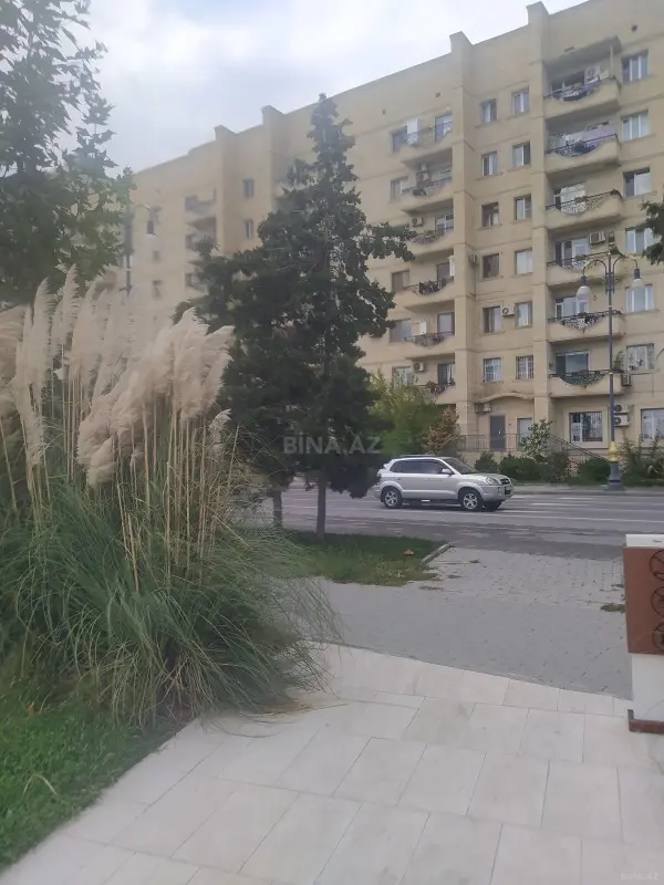 Satılır 4 otaqlı mənzil 80 m²