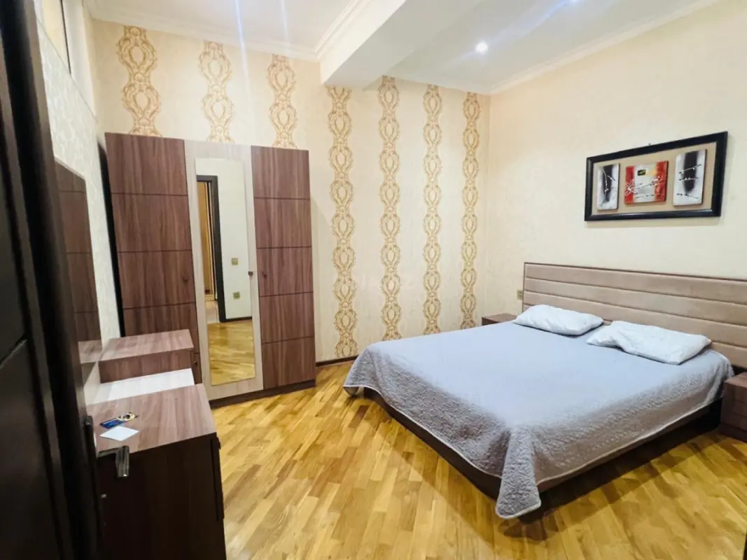Kirayə verilir 2 otaqlı mənzil 70 m²