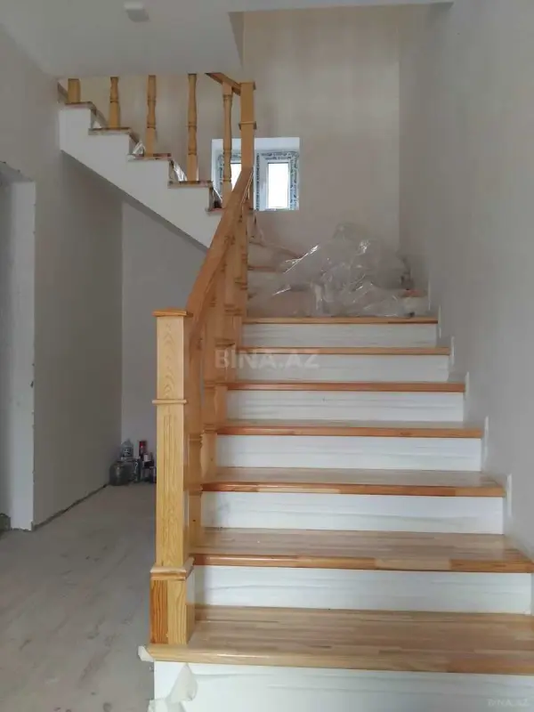 Satılır 5 otaqlı həyət evi 200 m²