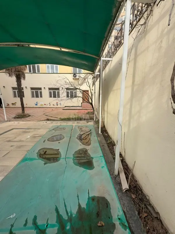 Satılır obyekt 550 m²