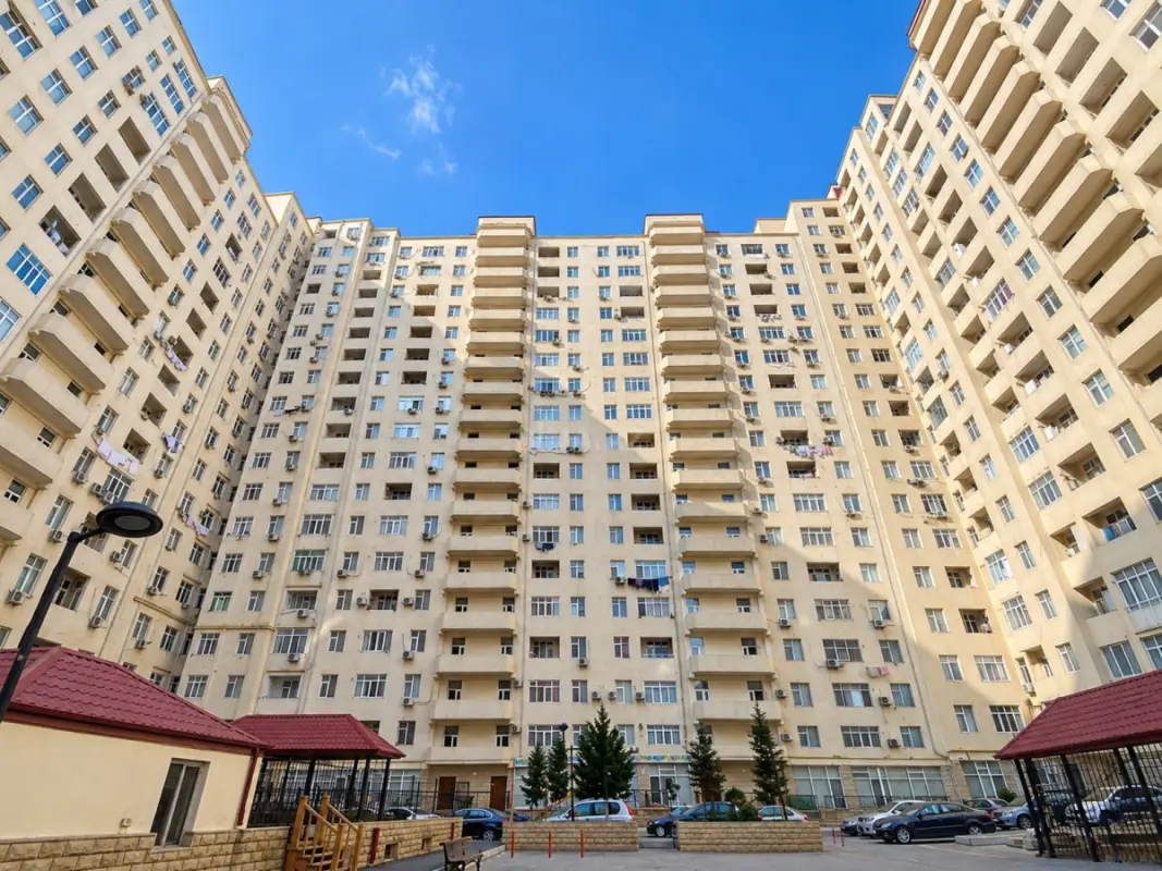 Kirayə verilir 4 otaqlı mənzil 170 m²