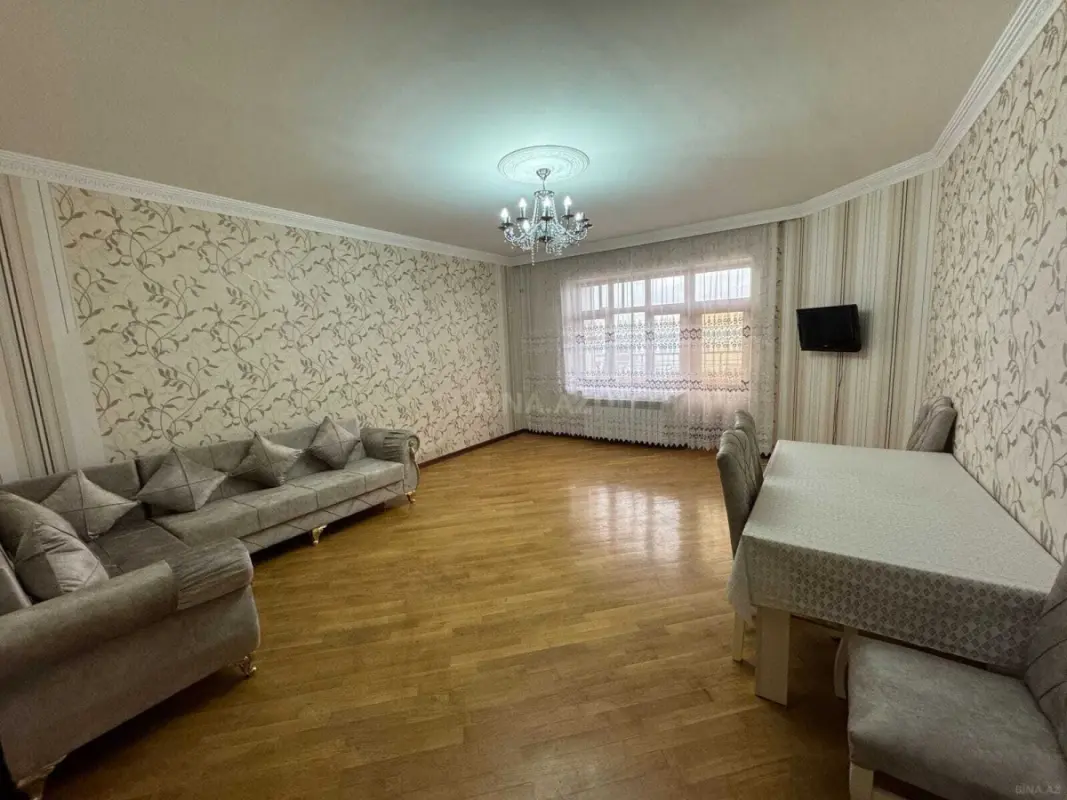 Kirayə verilir 3 otaqlı mənzil 132 m²