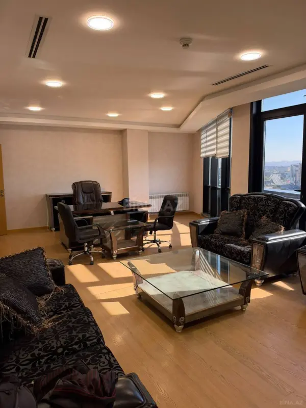 Kirayə verilir 6 otaqlı ofis 230 m²
