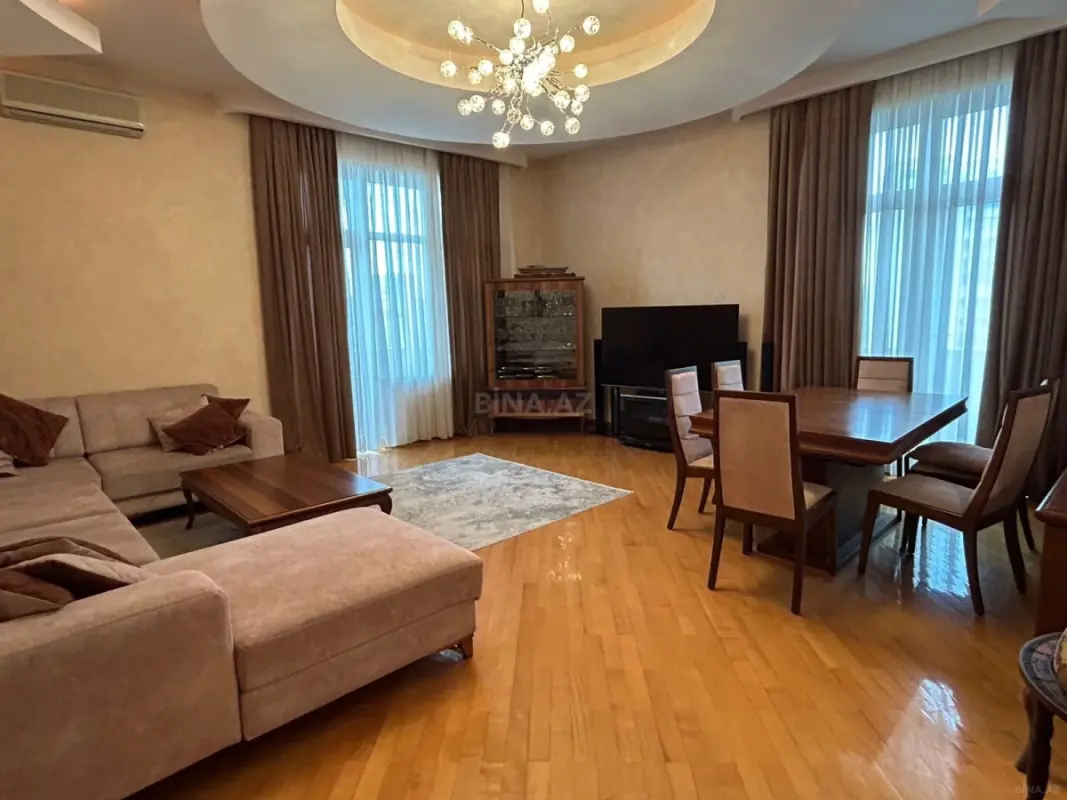 Satılır 3 otaqlı mənzil 175 m²